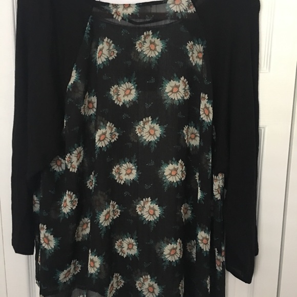 Daisy Print Raglan Top - Picture 3 of 3